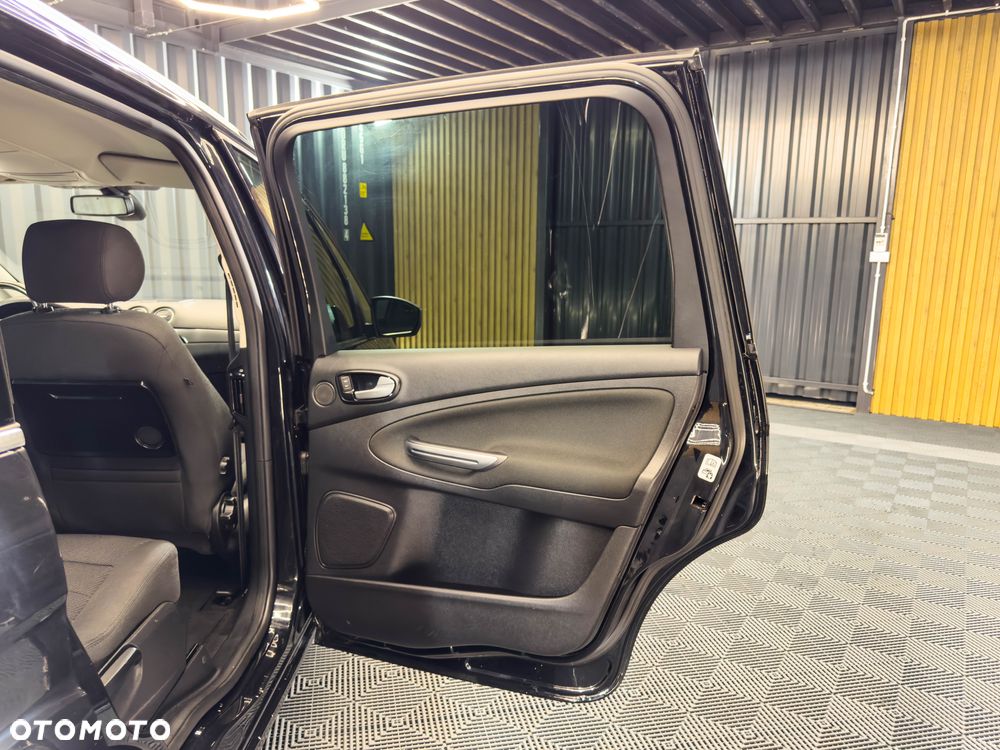 Ford Galaxy 2.0 TDCi DPF Titanium - 24