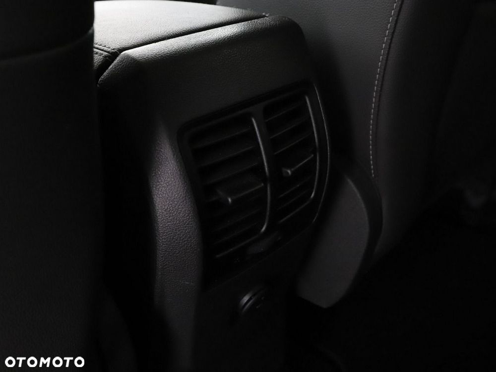 Ford Kuga 2.0 TDCi 2x4 Business Edition - 33