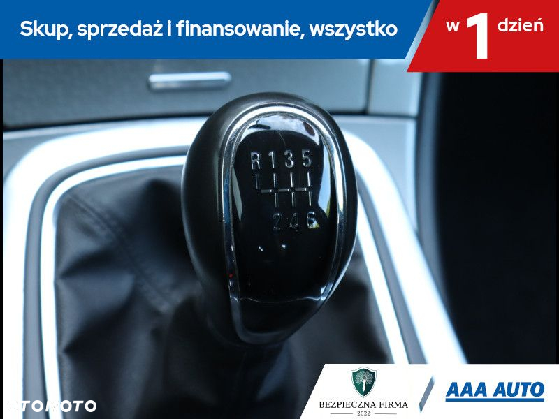 Opel Insignia - 17