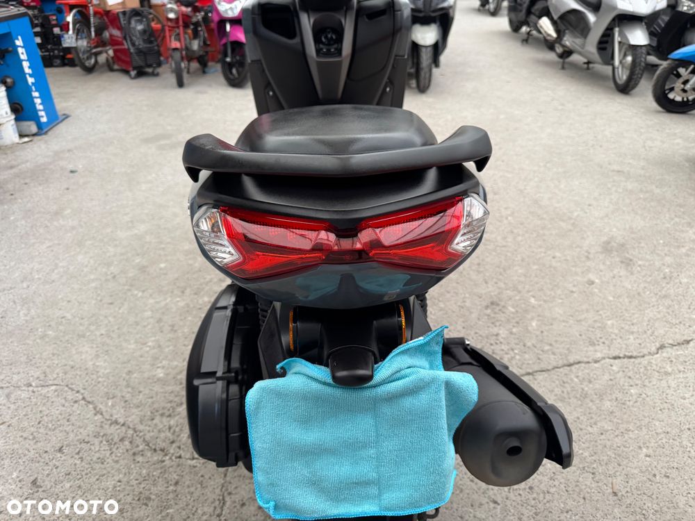 Yamaha NMAX - 13