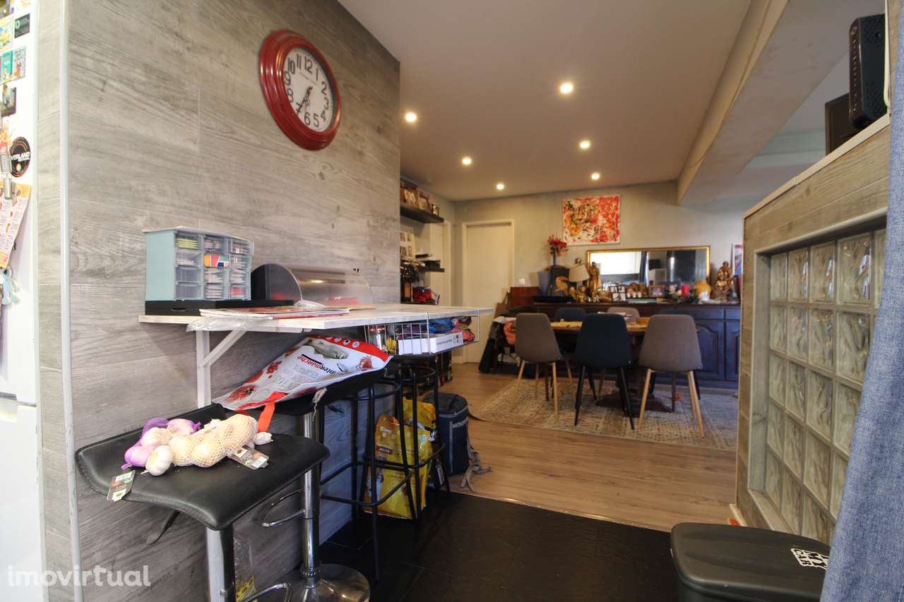 Vende-se T4 Bombeiros / Mem Martins - Grande imagem: 3/21