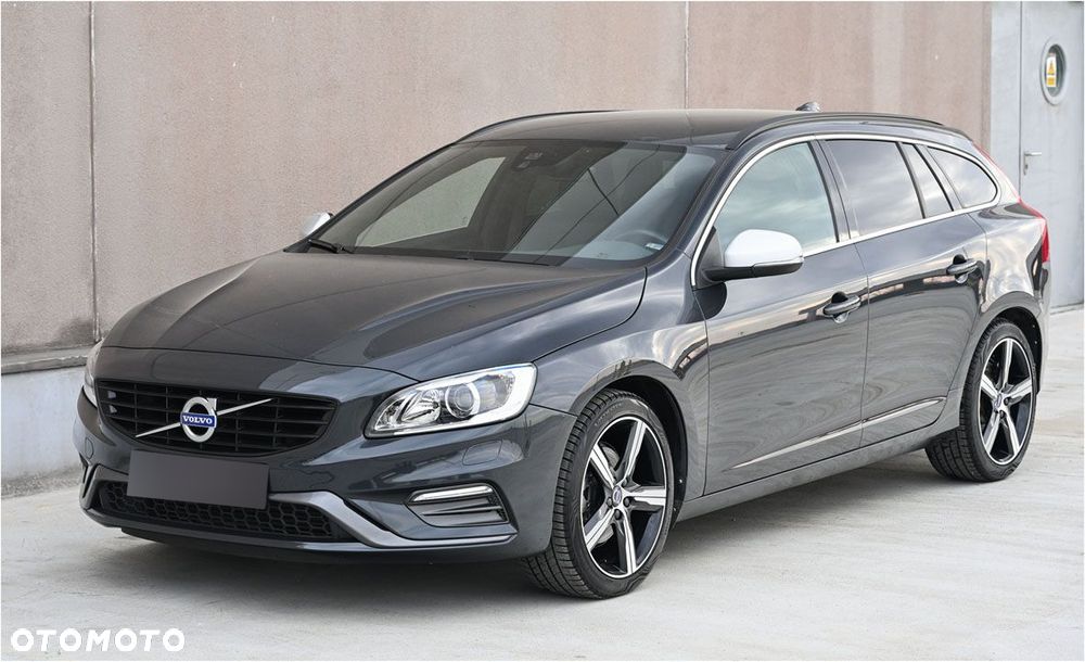 Volvo V60 D3 R-Design - 11