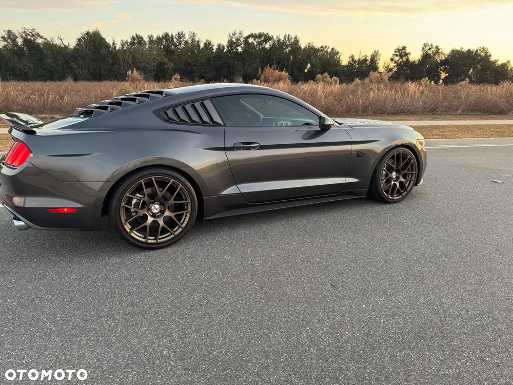Ford Mustang 5.0 V8 GT - 12