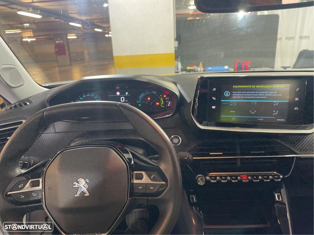 Peugeot e-2008 50 kWh Active Pack — fotografia 8