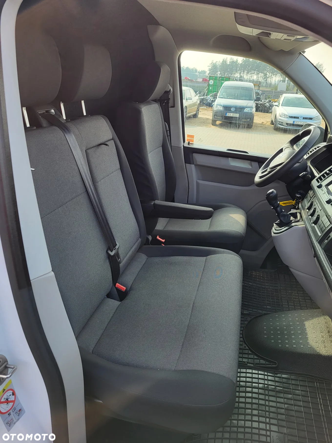 Volkswagen T6 Transporter - 12