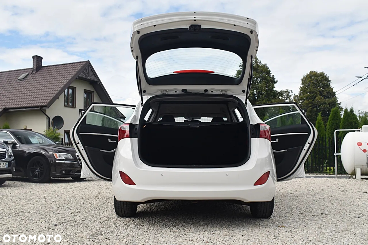 Hyundai i30 1.6 D Premium - 15