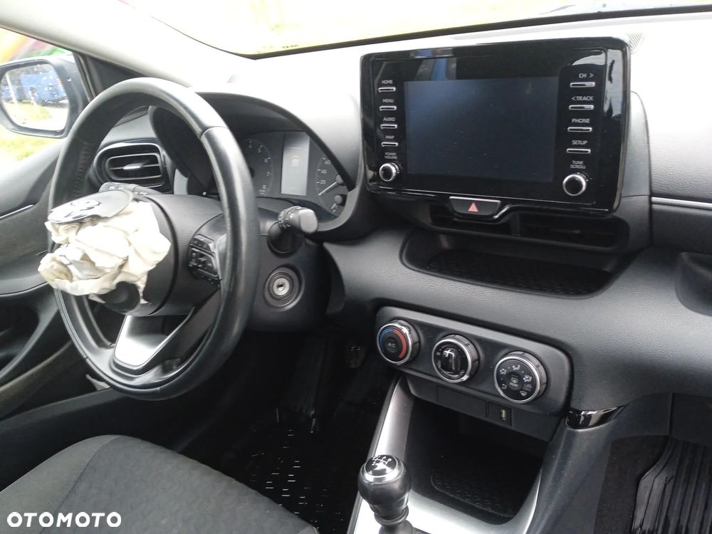 Toyota Yaris 1.5 Executive - 12