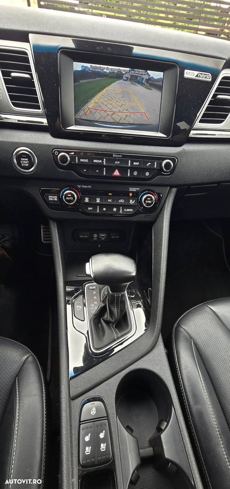 Kia Niro 1.6 GDI 2WD Aut. Vision - 31