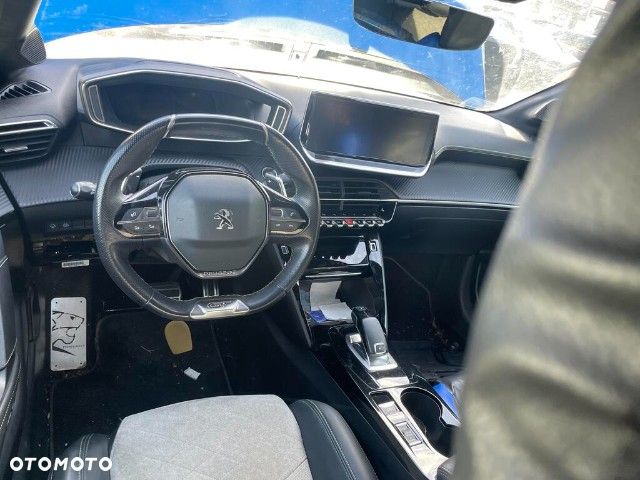 Peugeot 208 - 6