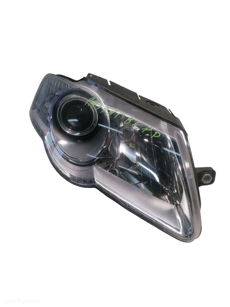 LAMPA PRAWA PRZEDNIA PRZÓD VW PASSAT B6 LAMPA PRAWA PRZEDNIA PRZÓD - 1