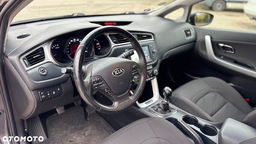 Kia Ceed 1.4 CVVT Spirit - 32