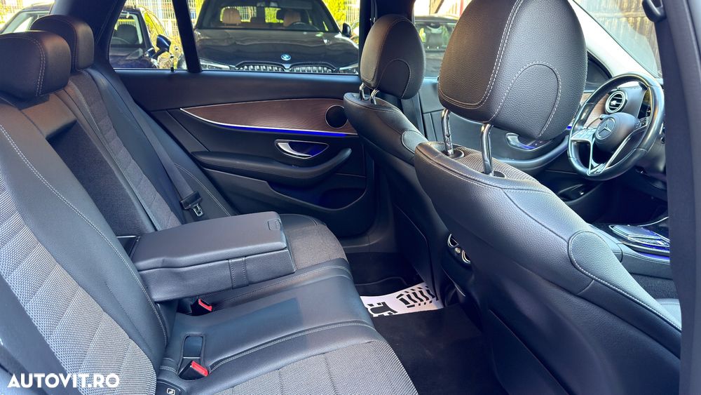 Mercedes-Benz E 300 de 4Matic 9G-TRONIC - 17