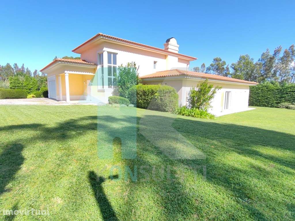 Moradia de luxo T4 com piscina no prestigiado condomínio fechado da... - Grande imagem: 3/44