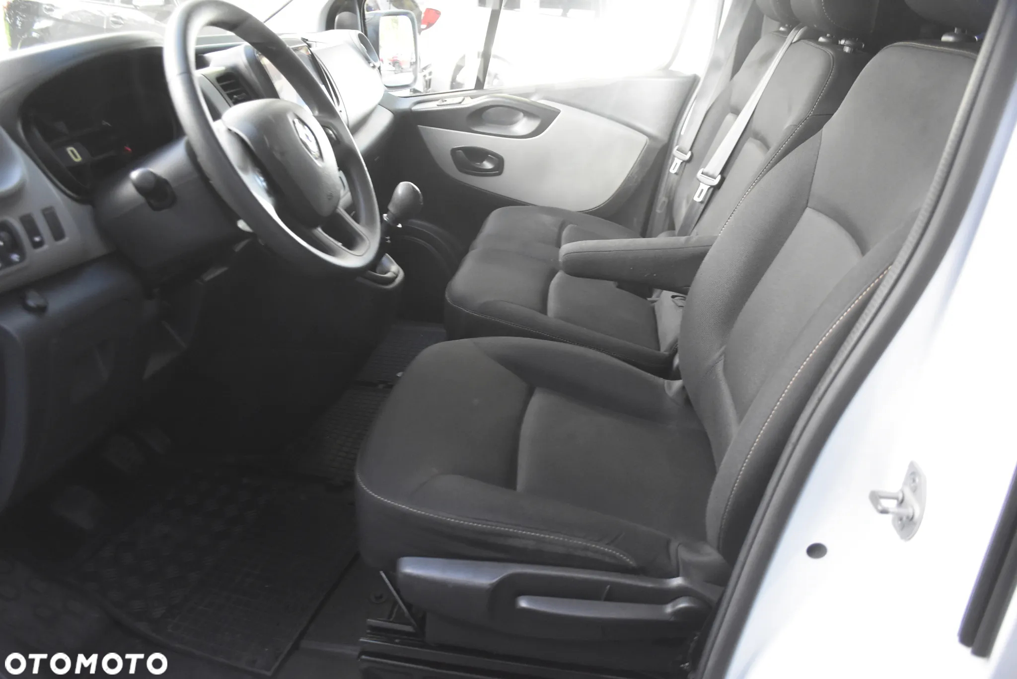 Renault Trafic - 22