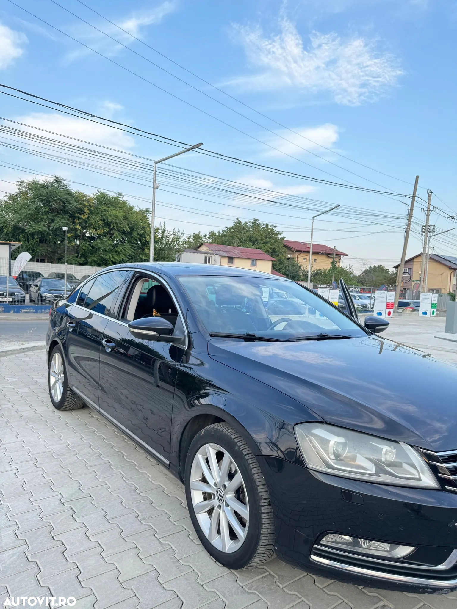 Volkswagen Passat Variant 2.0 TDI Blue TDI Highline - 3