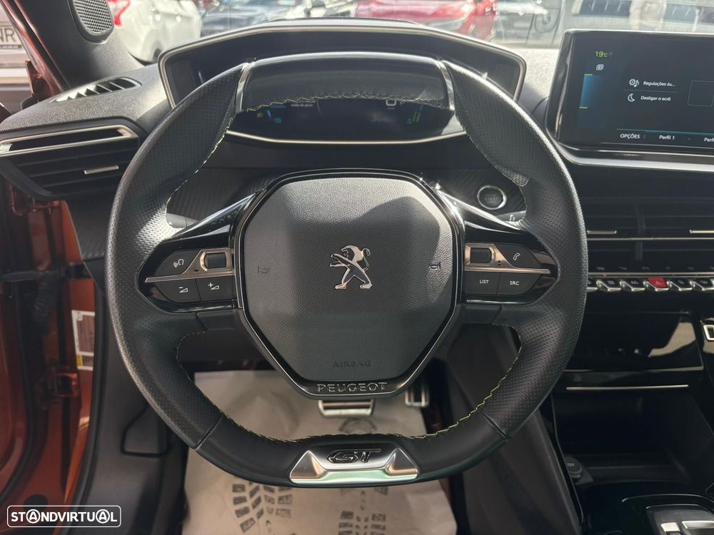 Peugeot e-2008 50 kWh GT - 26