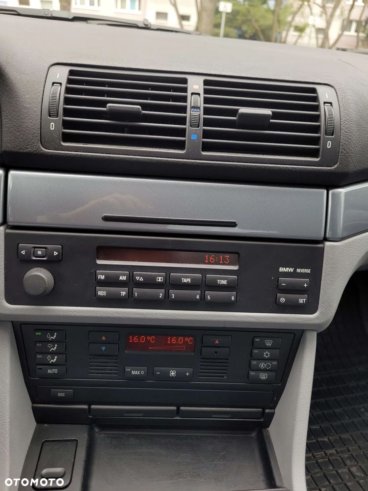 BMW Seria 5 520i - 23