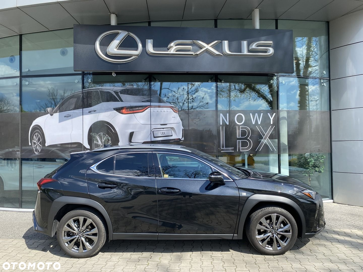 Lexus UX - 12