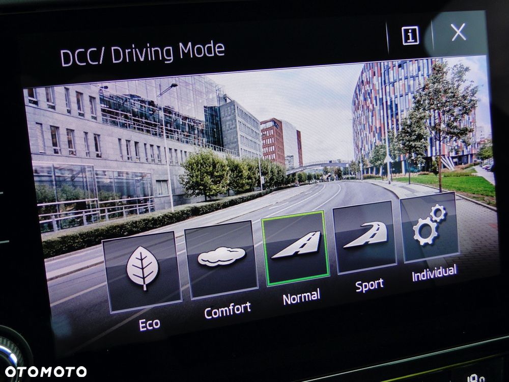Skoda Octavia 1.5 TSI ACT Style DSG - 25