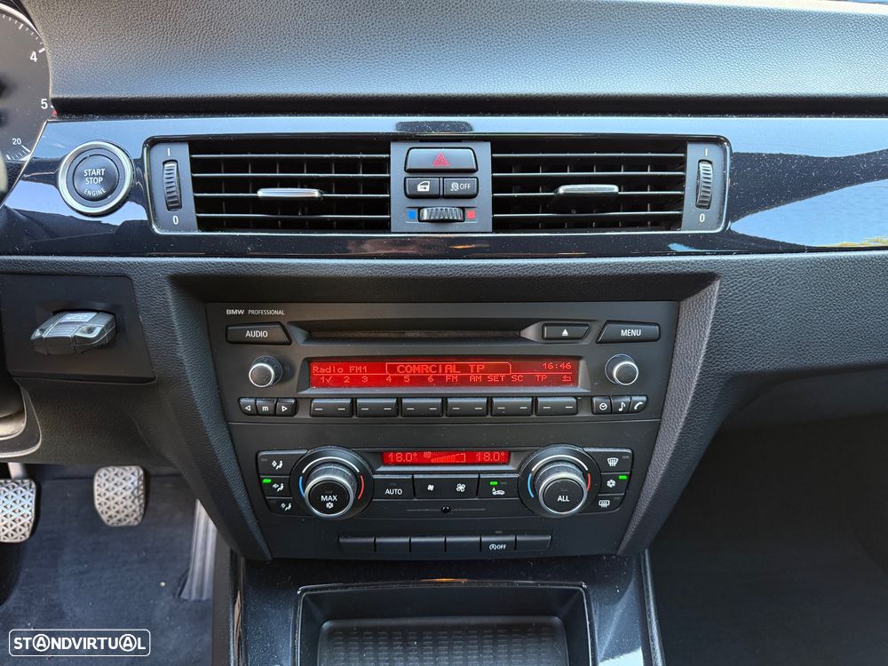 BMW 320 d Pack M - 31