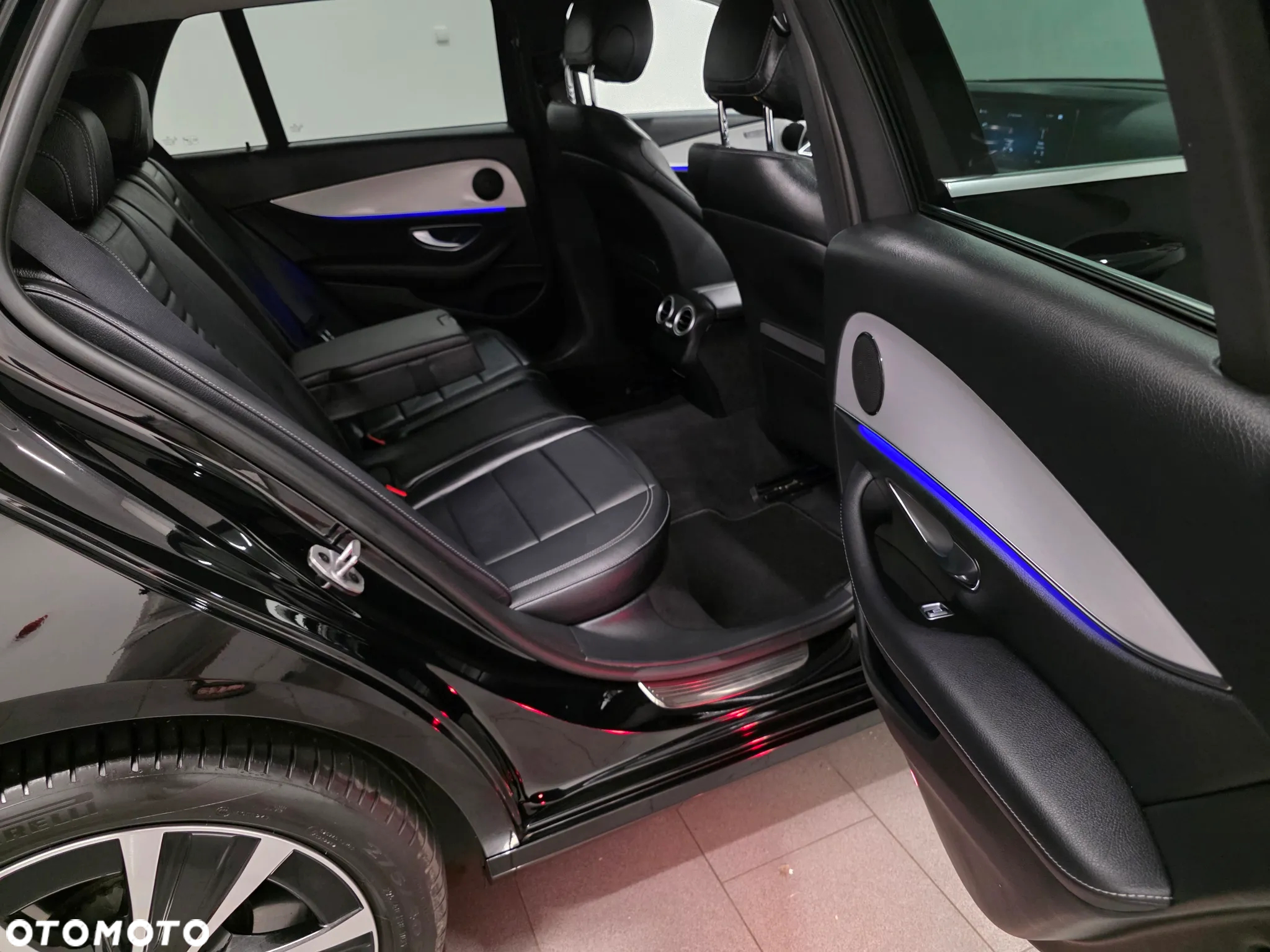 Mercedes-Benz Klasa E 220 d 4Matic 9G-TRONIC AMG Line - 33