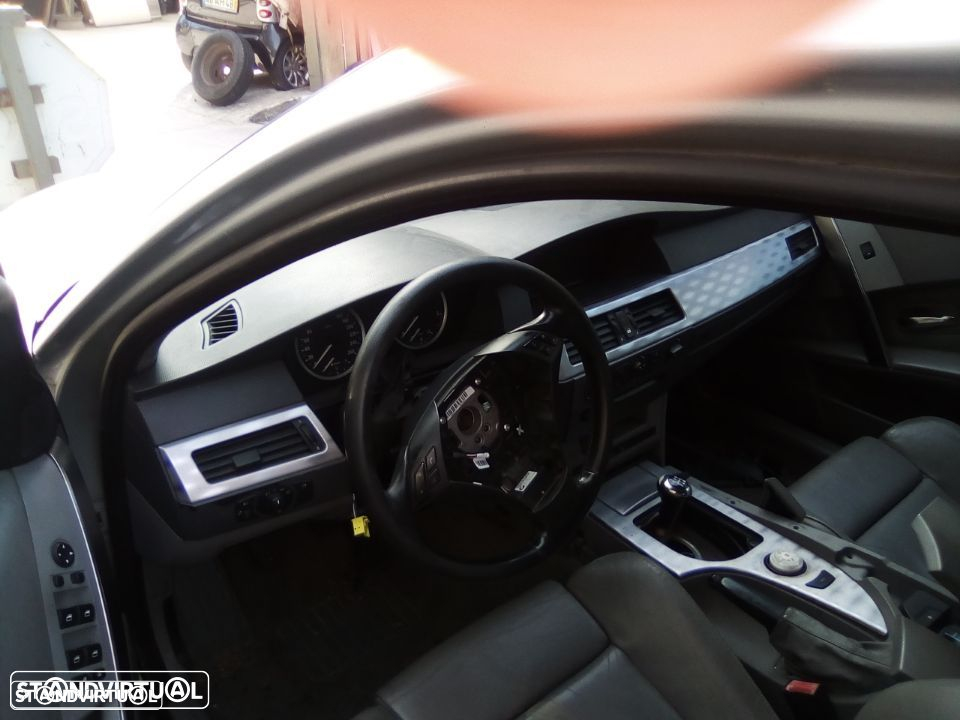 BMW E60 2004 530 - 4