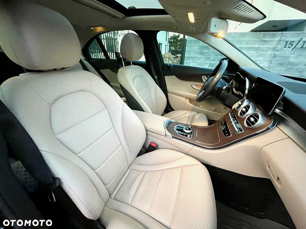 Mercedes-Benz Klasa C 300 4Matic 9G-TRONIC Avantgarde - 15