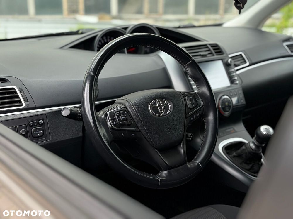 Toyota Verso 1.8 Selection EU6 - 19