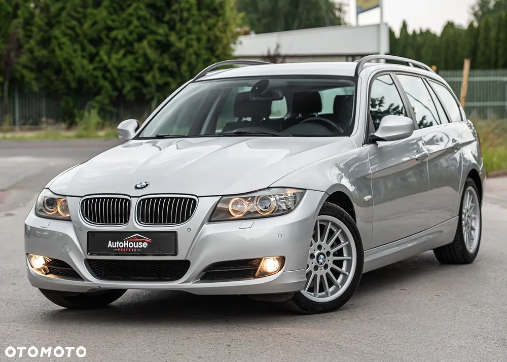 BMW Seria 3 325i xDrive Touring - 2