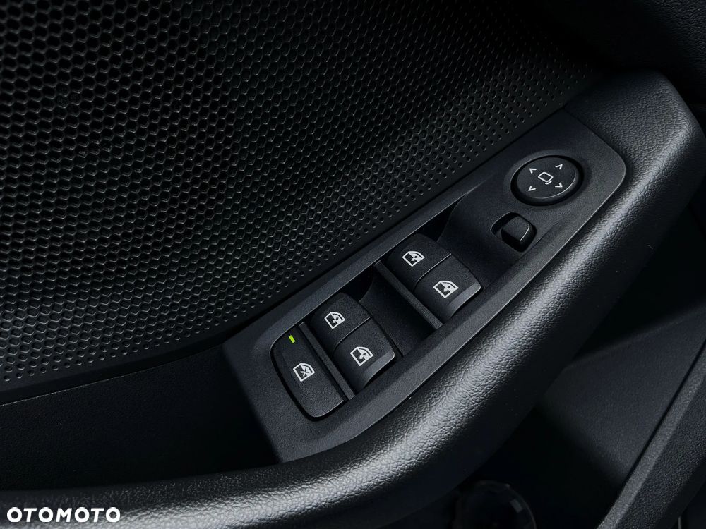 BMW Seria 2 218i - 33