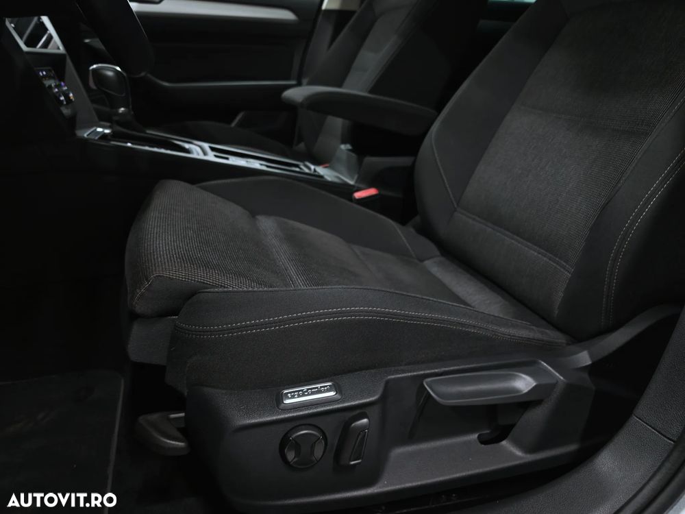 Volkswagen Passat 1.6 TDI SCR DSG Comfortline - 25
