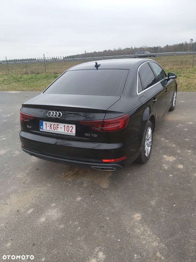 Audi A4 Limousine 30 TDI S tronic design - 11