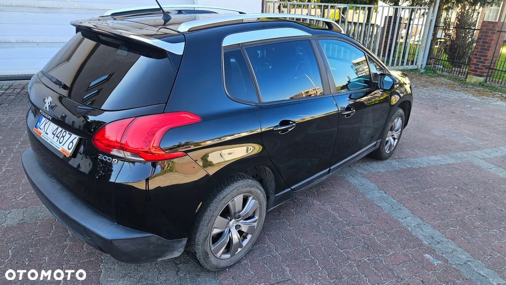 Peugeot 2008 1.2 Pure Tech Style - 3