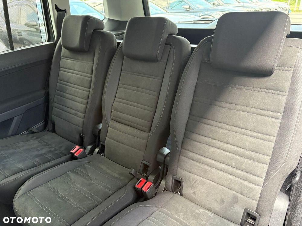 Volkswagen Touran - 14