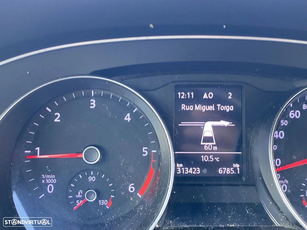 VW Passat Variant 2.0 TDi Confortline - 6