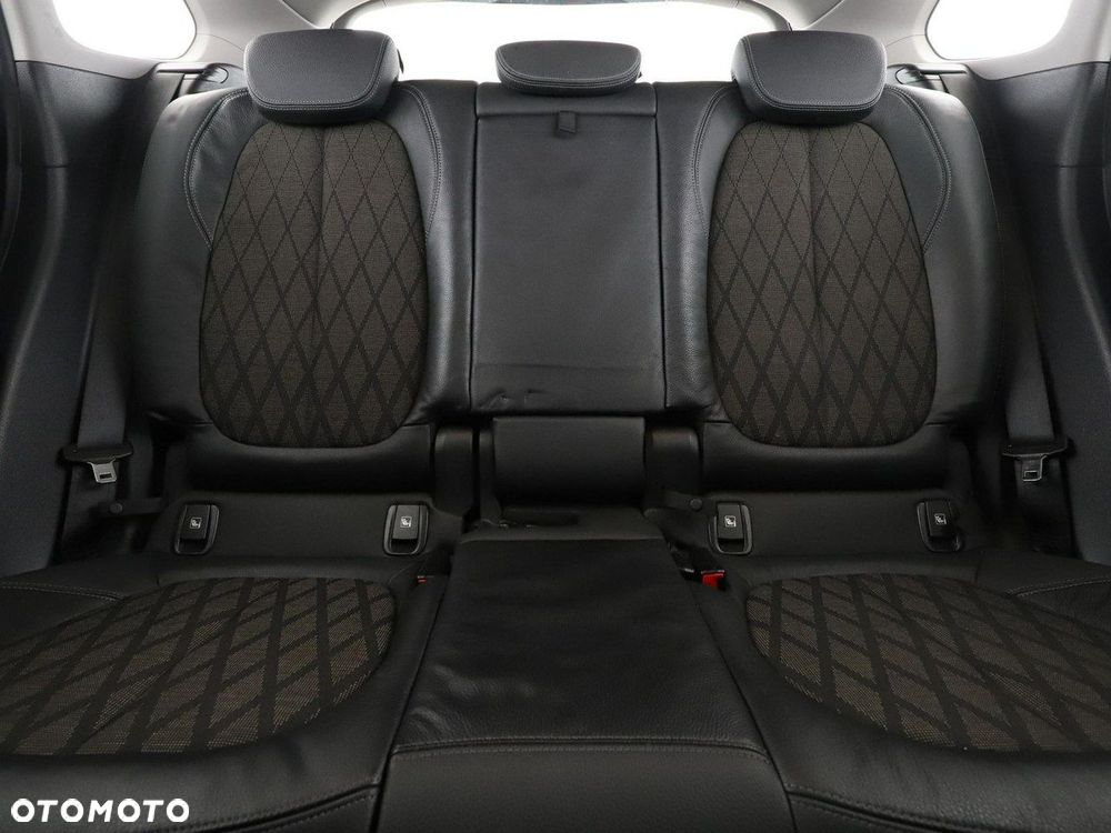 BMW X1 sDrive20d xLine - 19