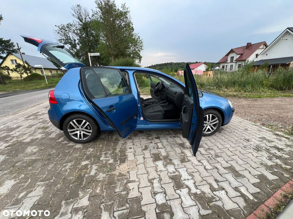 Volkswagen Golf - 6