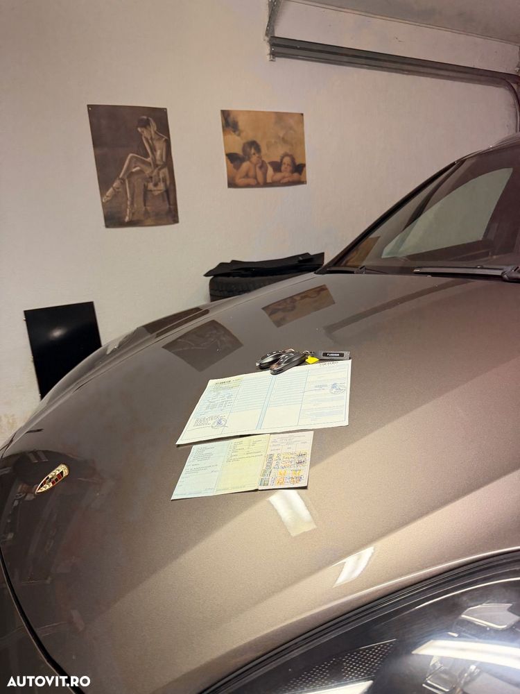 Porsche Cayenne 3.0 L - 26