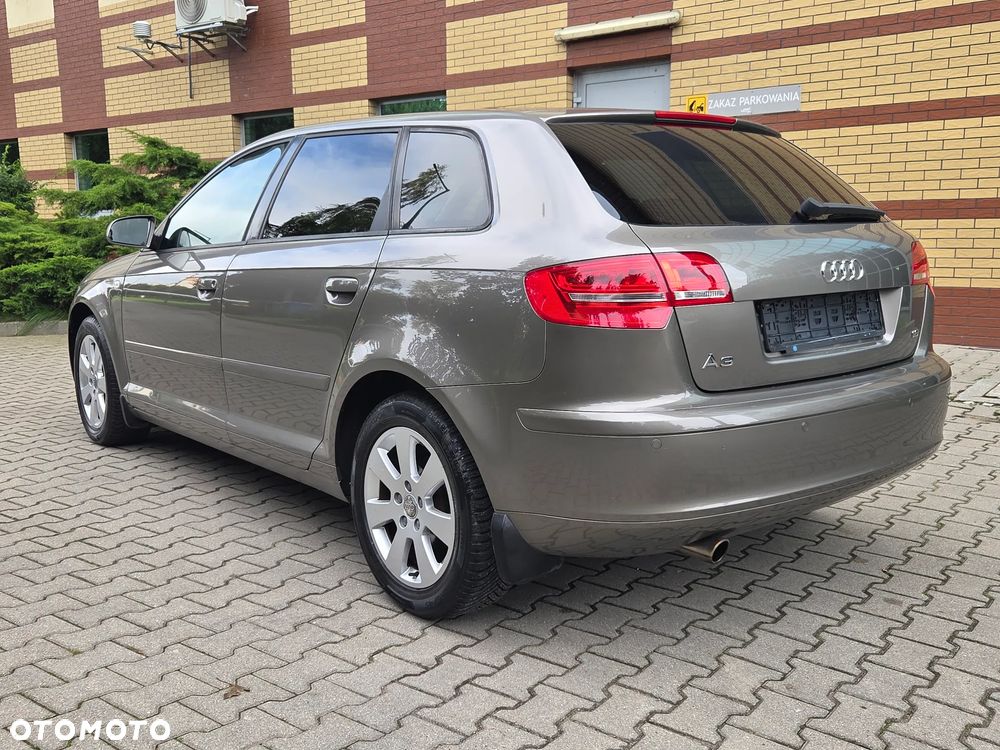 Audi A3 Sportback 1.6 Ambiente - 11