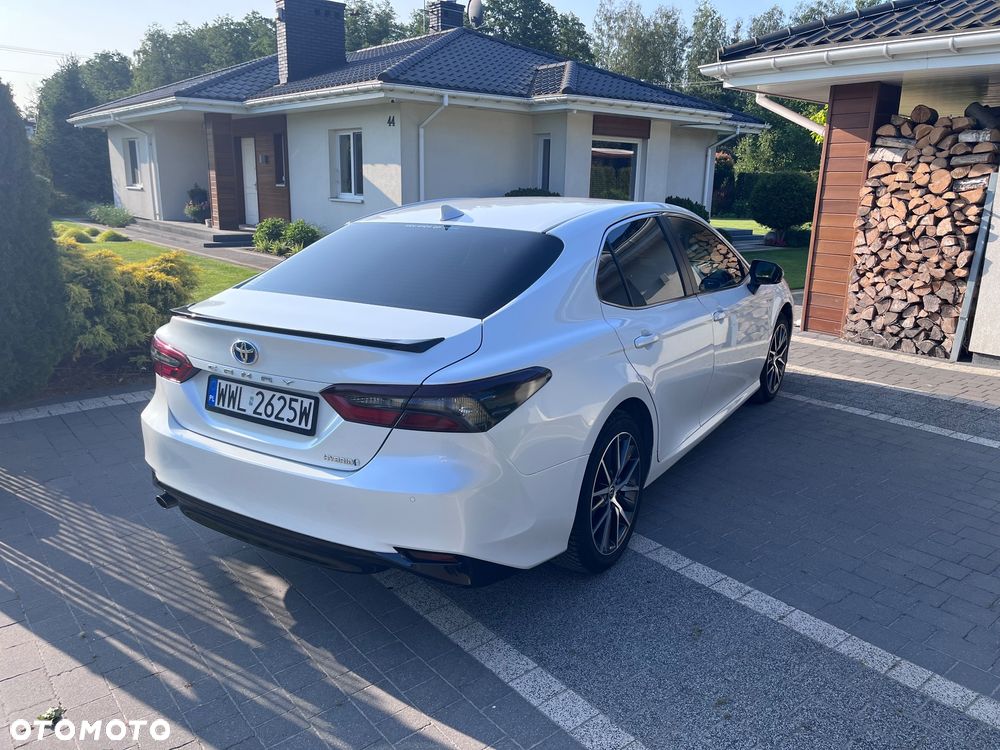 Toyota Camry - 5