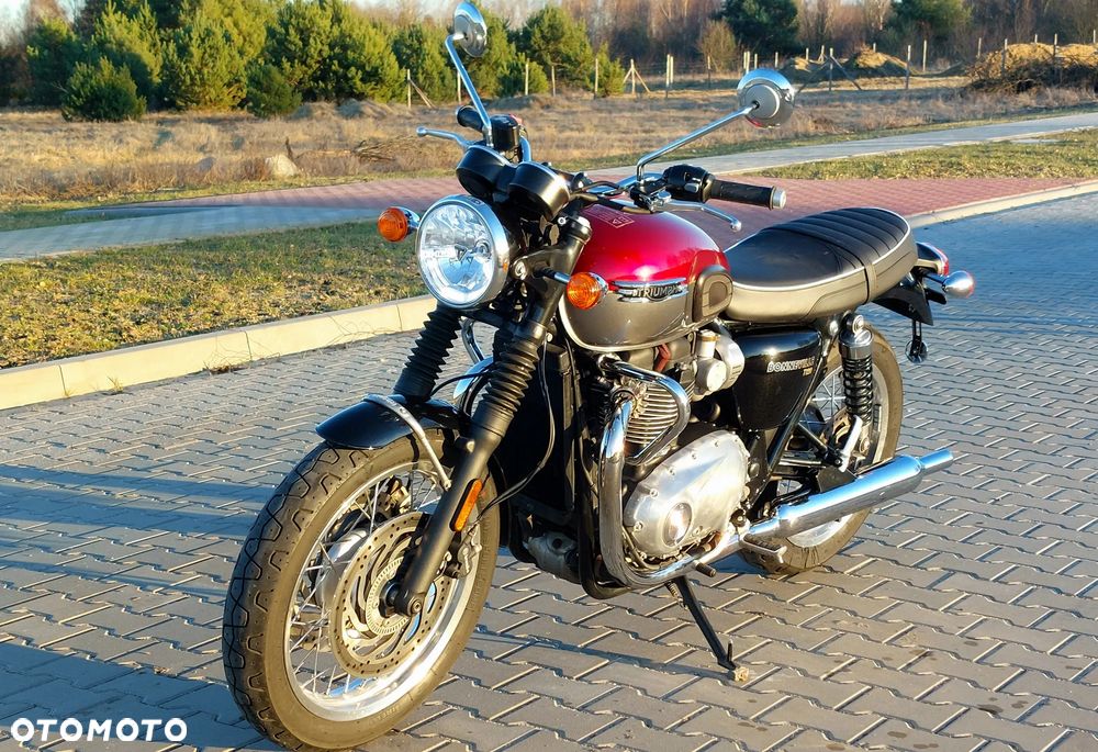 Triumph Bonneville - 23