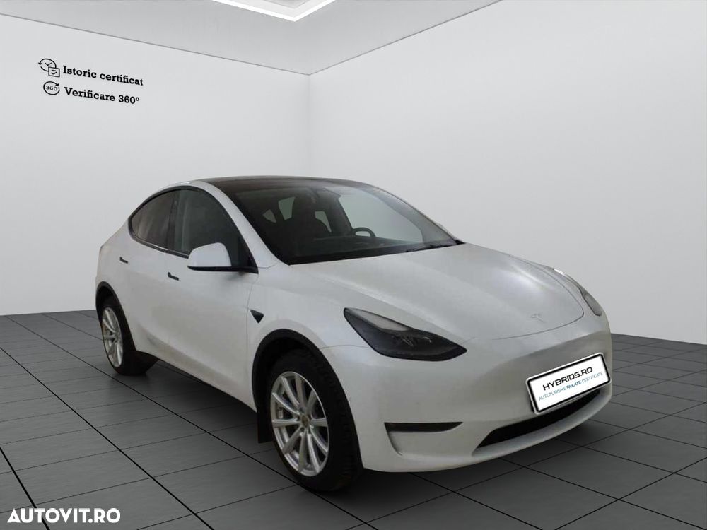 Tesla Model Y - 3