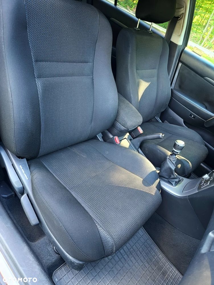 Toyota Avensis - 19