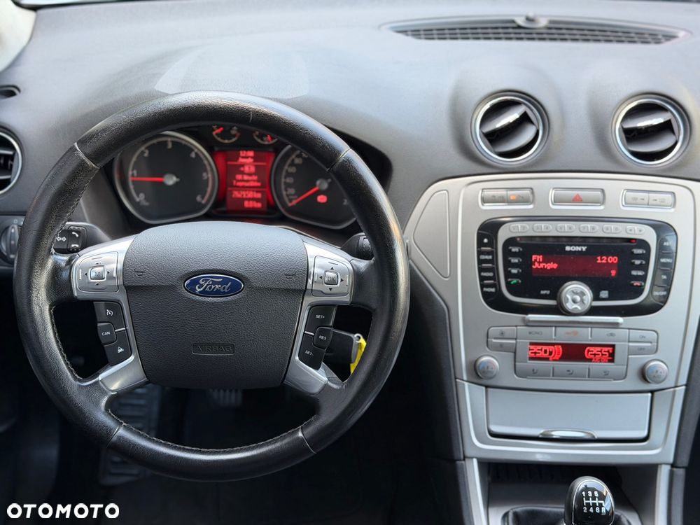 Ford Mondeo - 18