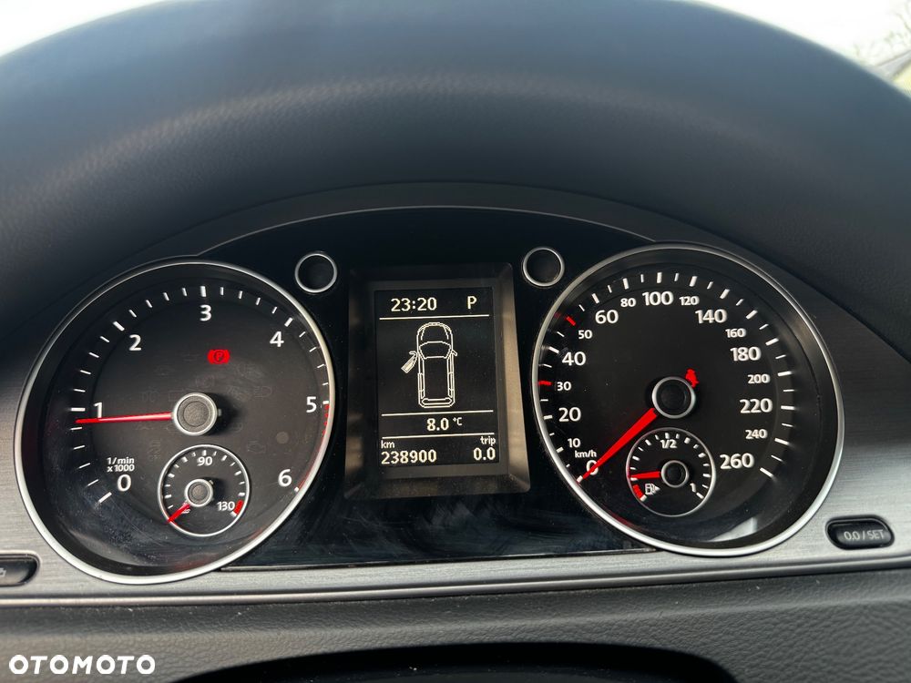 Volkswagen Passat 2.0 TDI DPF DSG Highline - 17