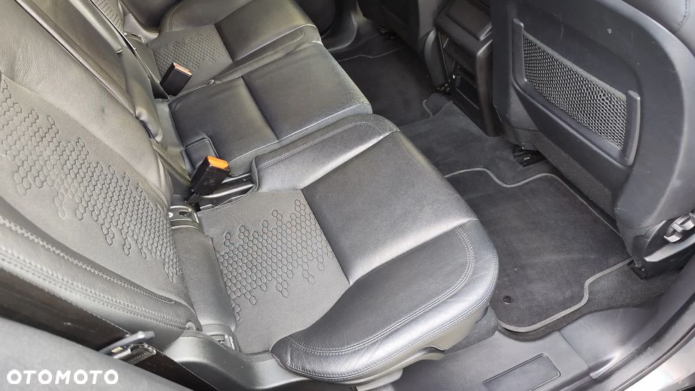 Land Rover Discovery Sport 2.0 TD4 HSE - 28