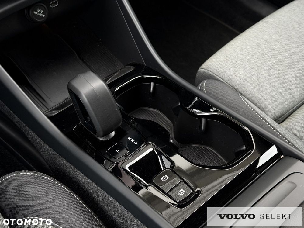 Volvo XC 40 - 25