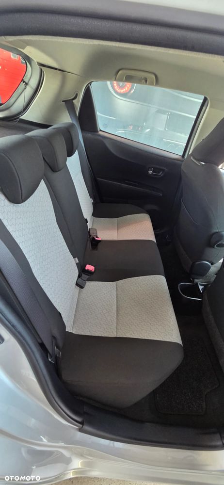 Toyota Yaris 1.33 VVT-i Executive - 32