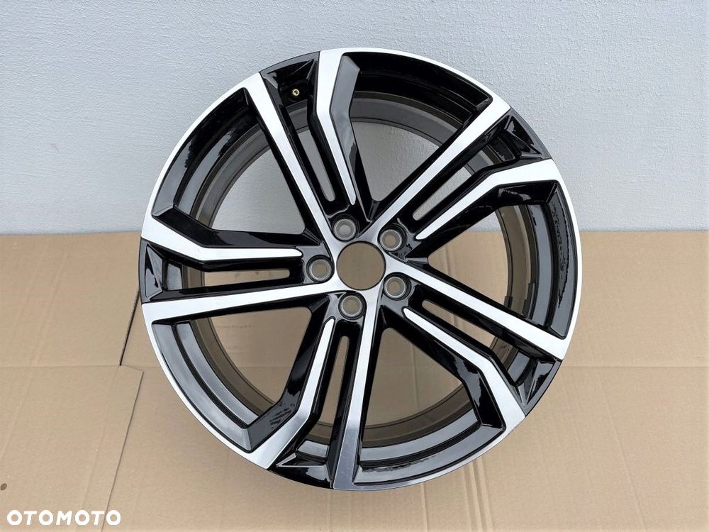 FELGA VOLVO S90 V90 8,5J 20 ET47,5 32243397