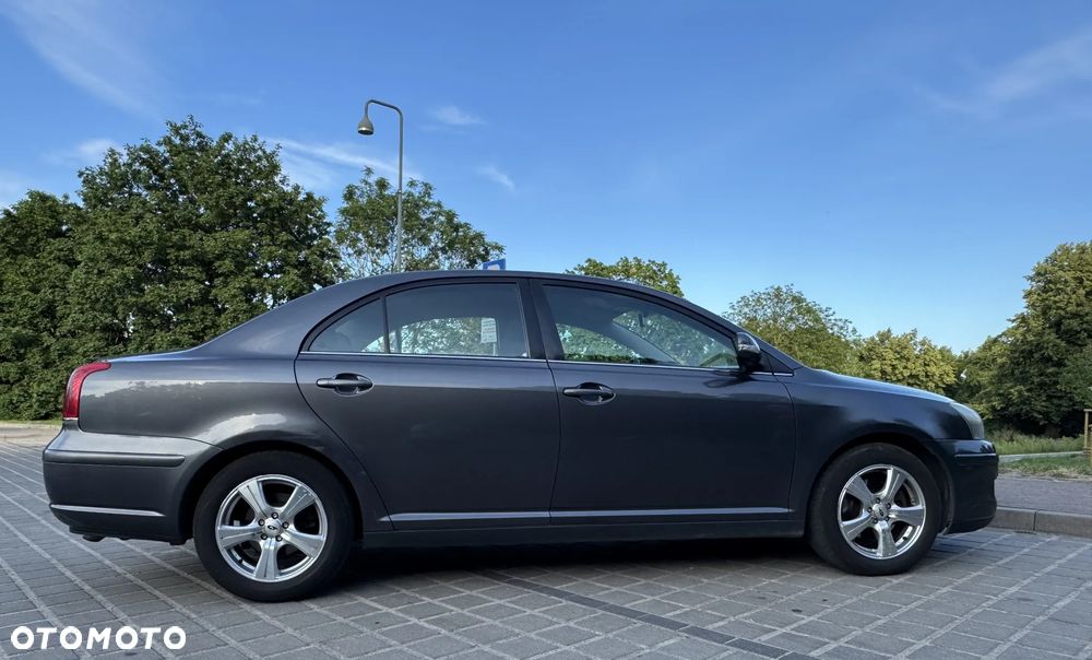 Toyota Avensis - 5